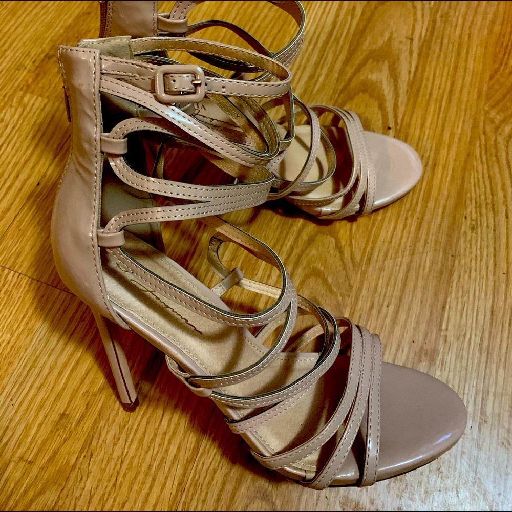 Olivia Ferguson strappy heels